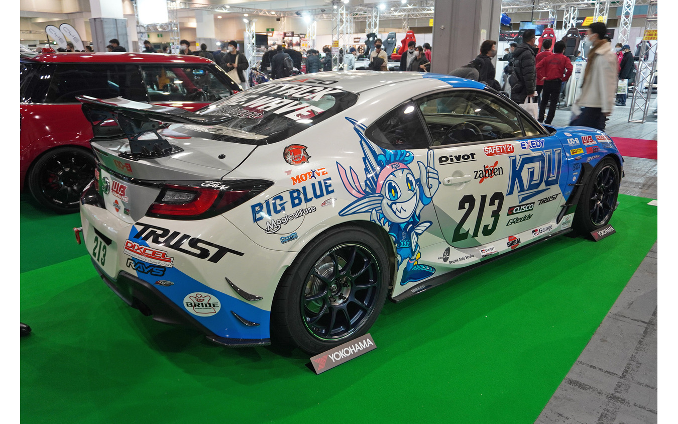 近畿大学体育会自動車部「KINDAI BIG BLUE RACING」のGR86（大阪オートメッセ2023）