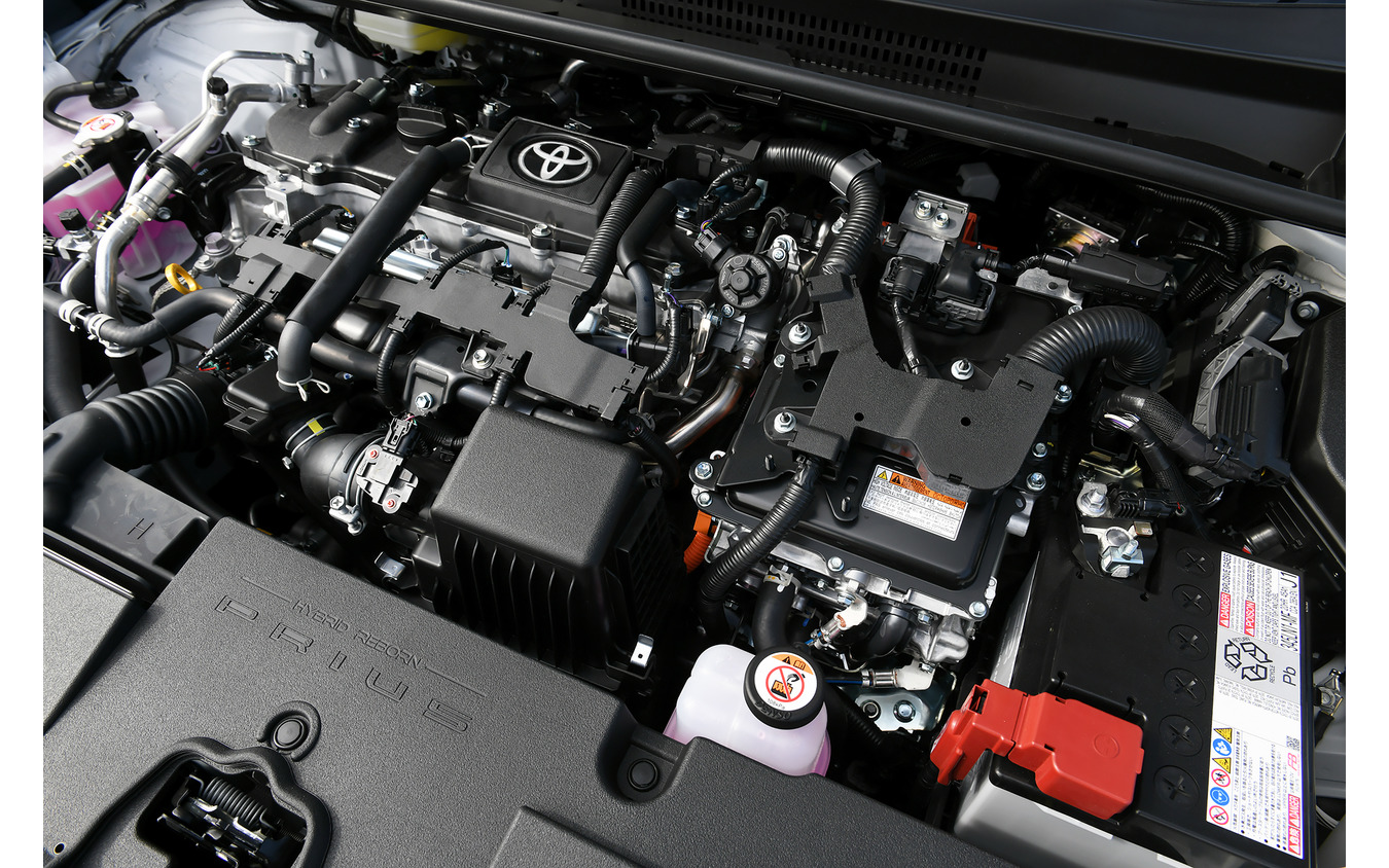 トヨタ プリウス 新型(1.8リットルHEV)