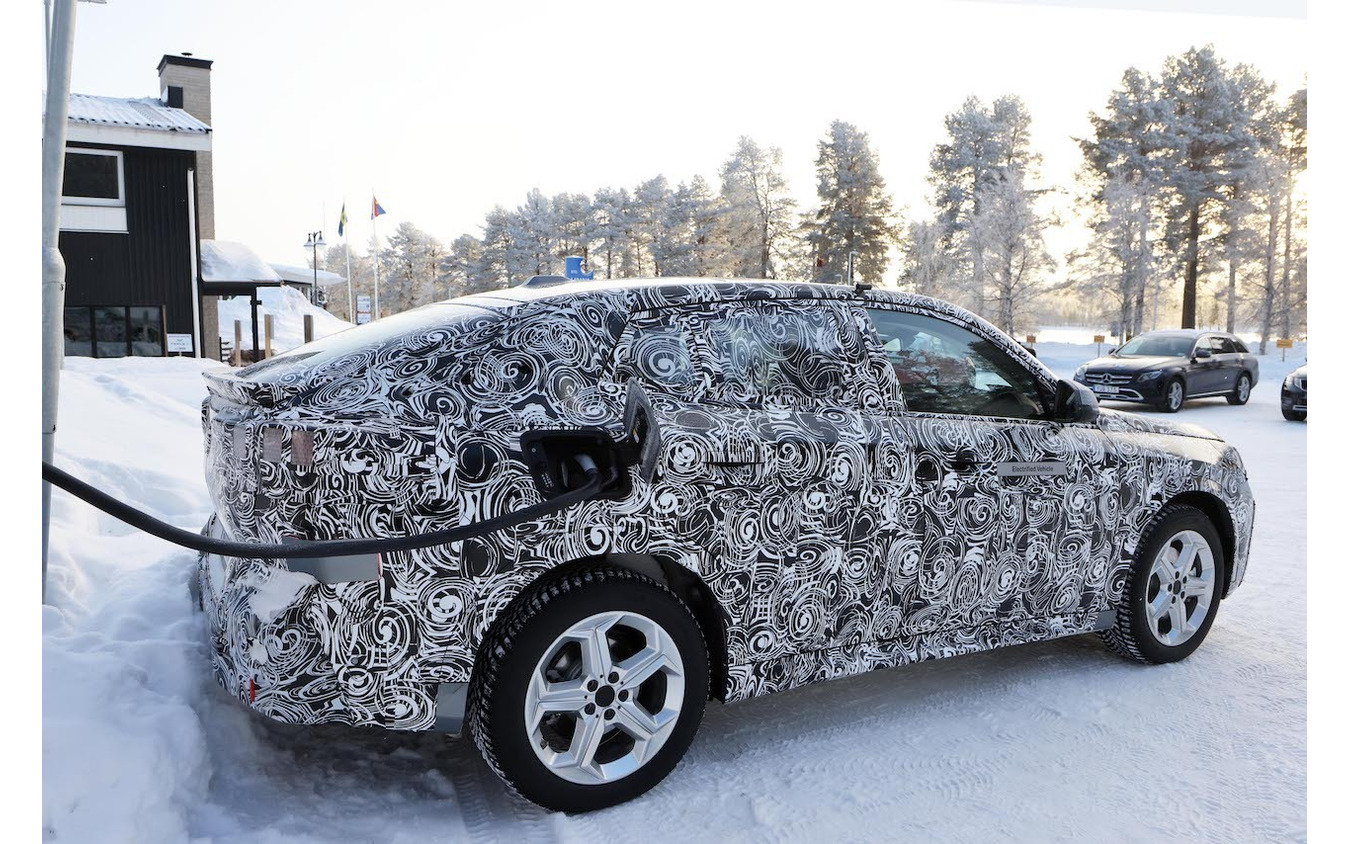 BMW iX2 市販型プロトタイプ(スクープ写真)