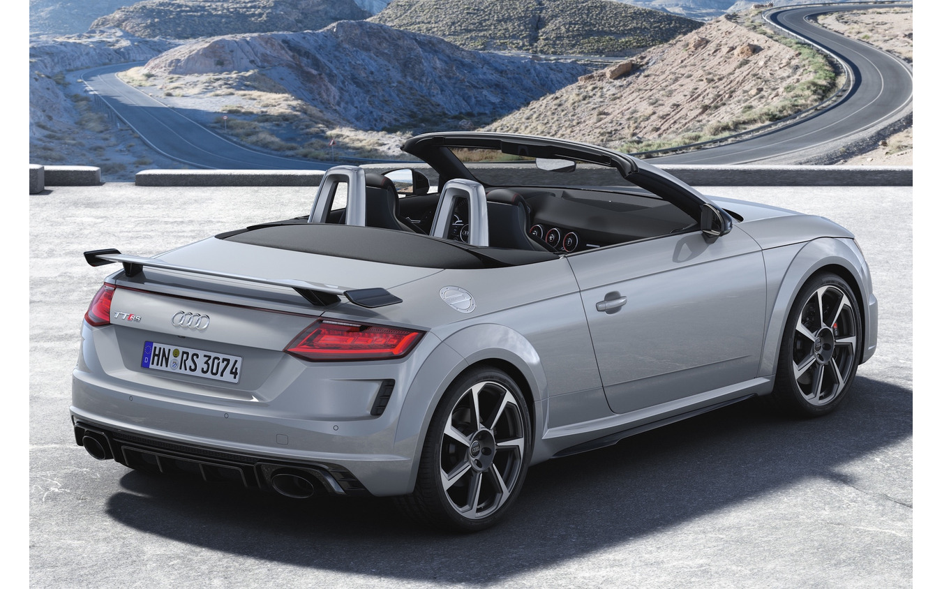 3代目アウディTTロードスター:TT RS