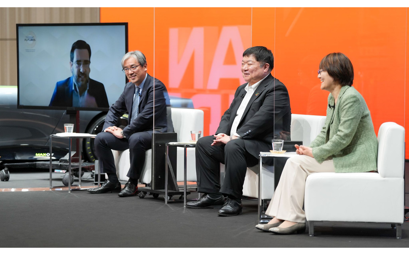 ソフィアン・エルコムリ氏、堀江裕氏、真田裕氏、西田裕子氏(左から)