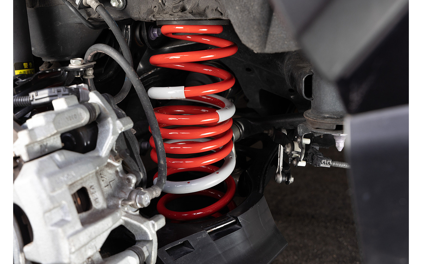 SUV専用ローダウンスプリングが超進化!タナベ「SUSTEC X-LIMIT SPRING