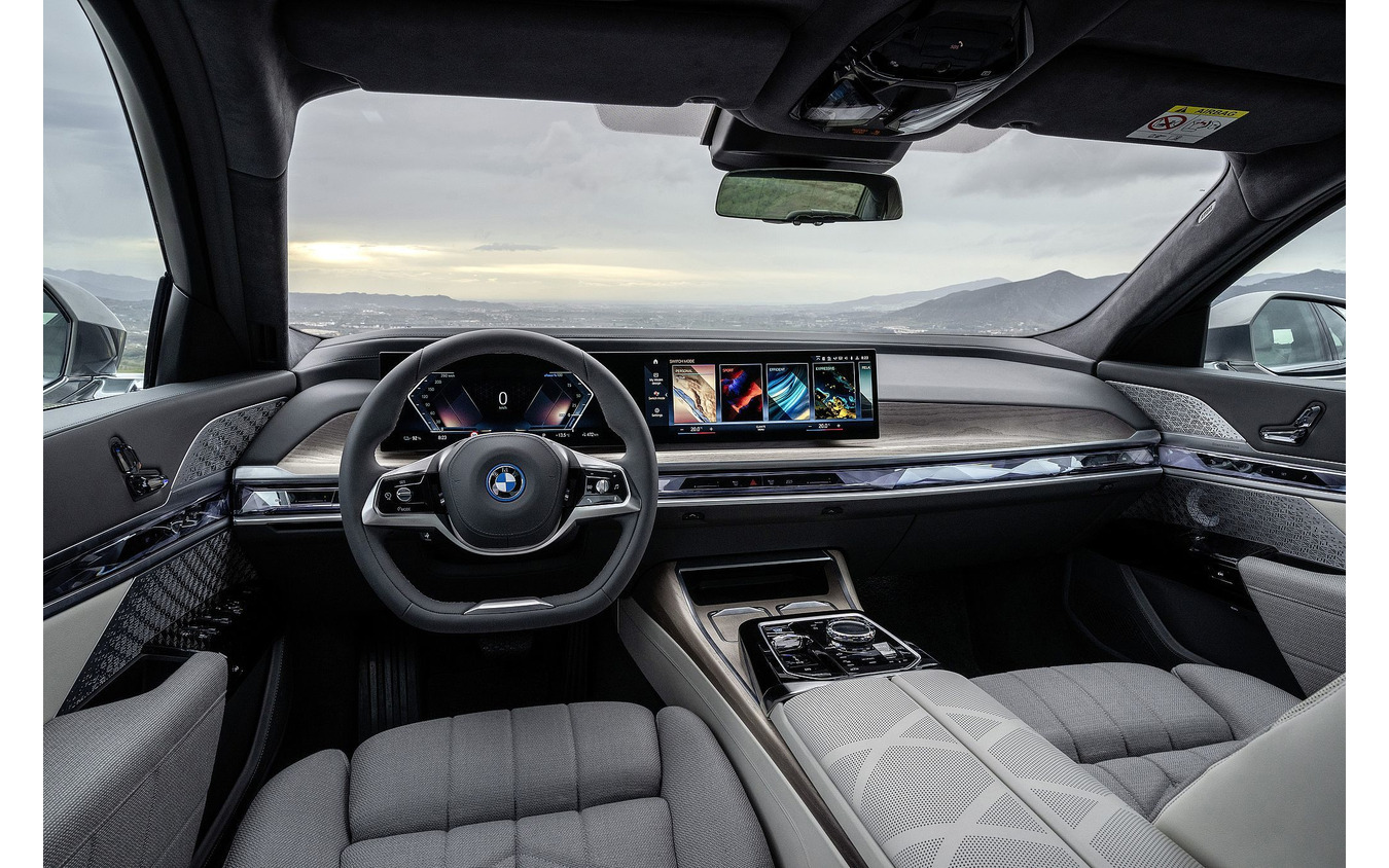 BMW  i7 の「xDrive60」