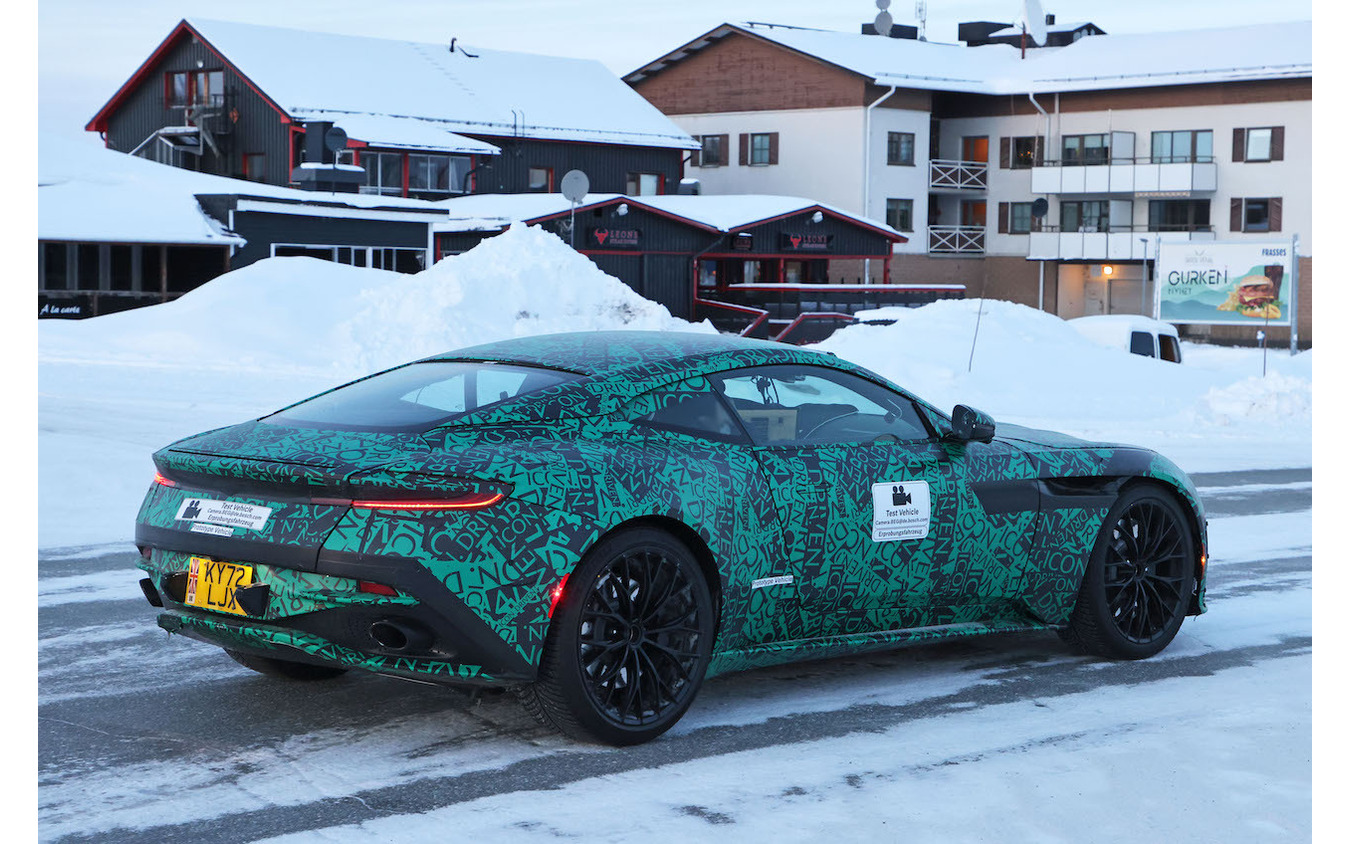 アストンマーティン DB11 後継モデルのプロトタイプ(スクープ写真)