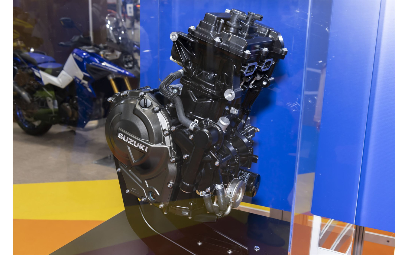 新設計の775cc直列2気筒
