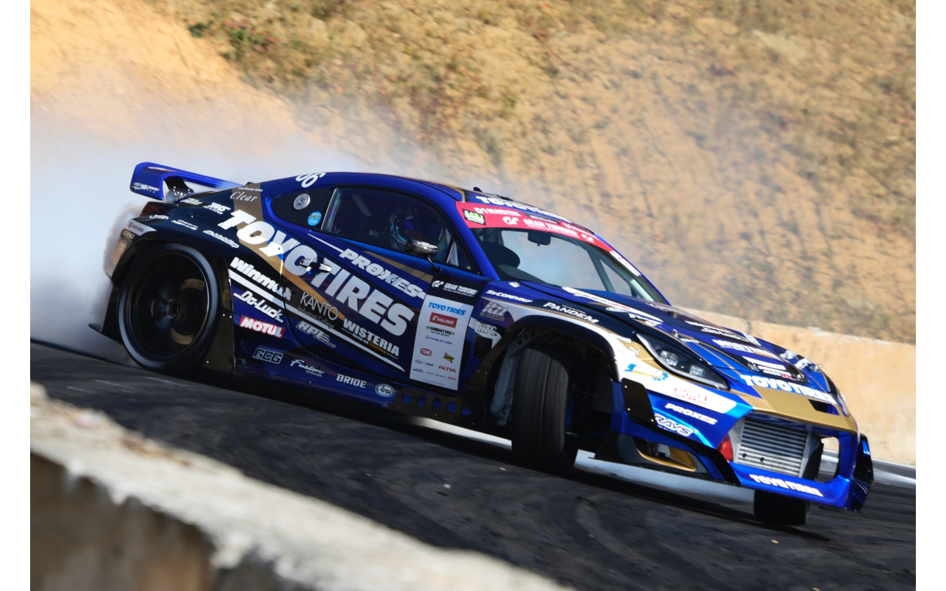 世界中のプロドリフト選手が頂点を争って熾烈な戦いをみせるD1GP