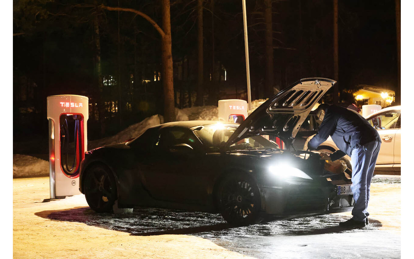 ポルシェ ボクスターEV プロトタイプ(スクープ写真)