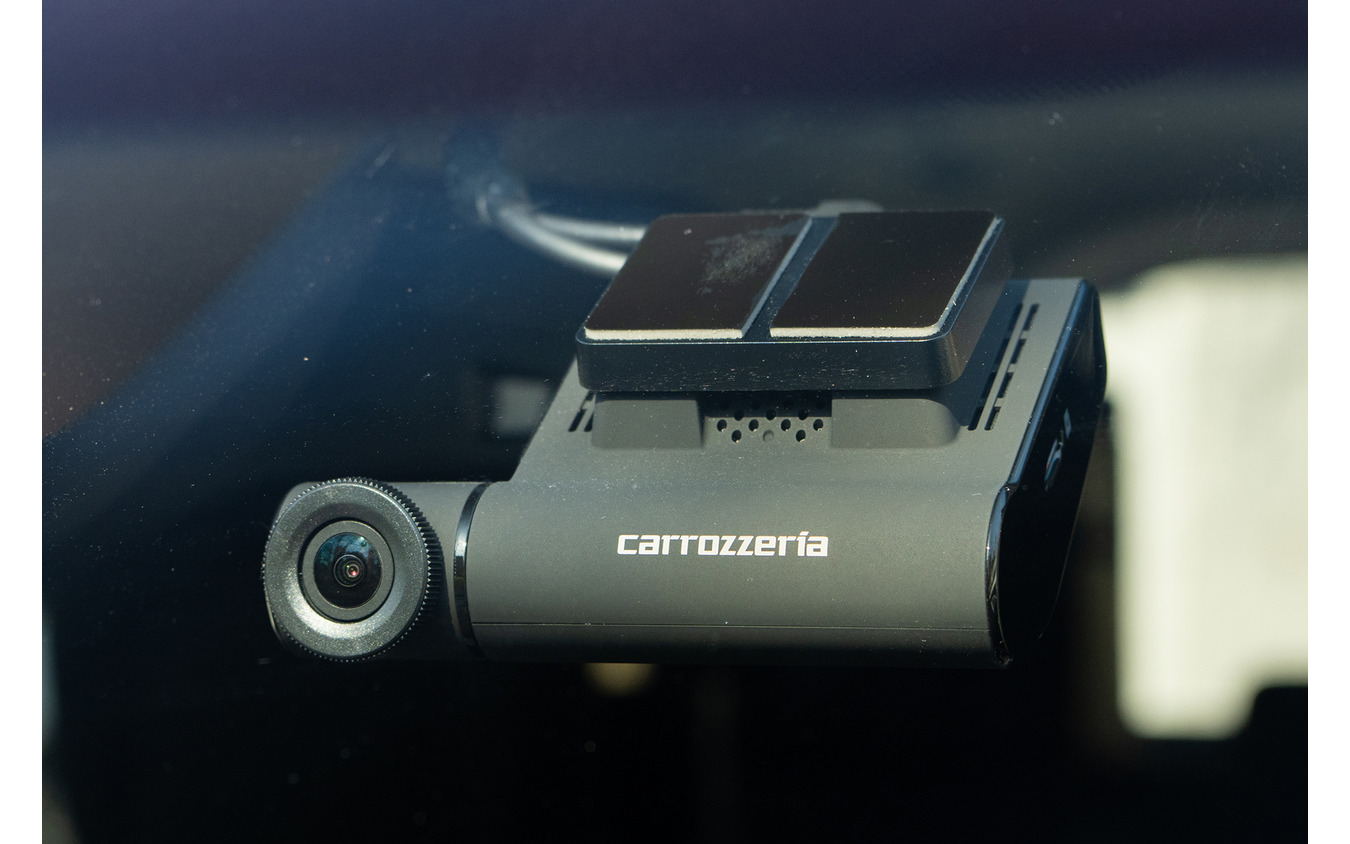 駐車監視機能を備えたパイオニア・カロッツェリアのドライブレコーダー「VREC-DZ800DC」