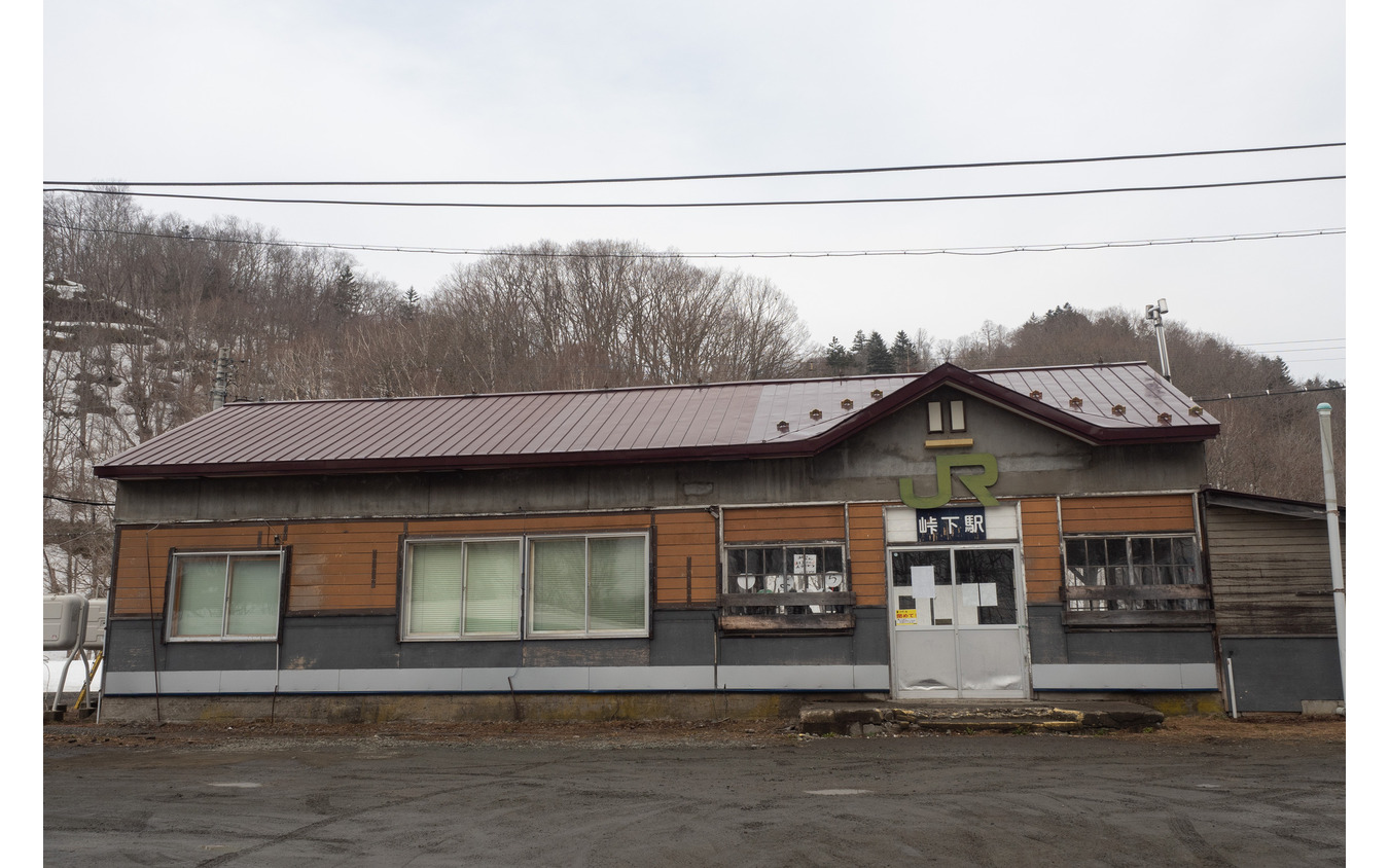 普段は静寂に包まれている峠下駅。留萌本線の開業時からある駅で、かつては貨物や荷物も取り扱う有人駅だった。