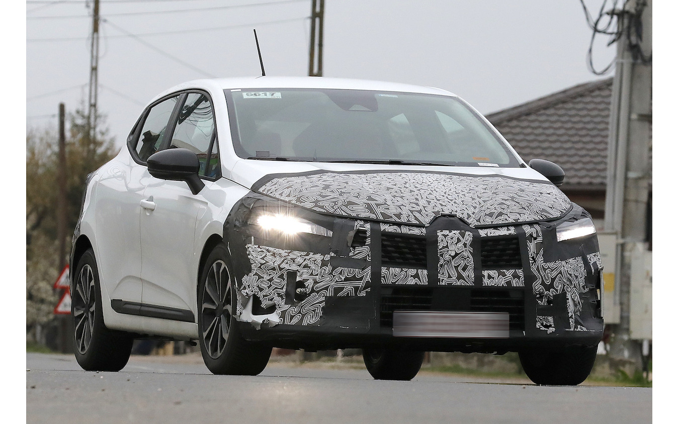ルノー ルーテシア 改良新型プロトタイプ(スクープ写真)