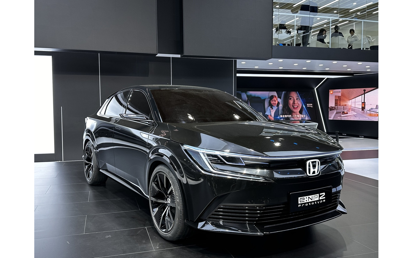 ホンダ e:NP2 プロトタイプ (上海モーターショー2023)