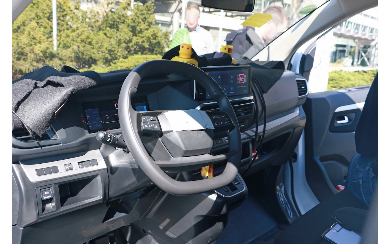 トヨタ プロエースシティ/ヴァーソ 改良新型と思われるプロトタイプ(スクープ写真)