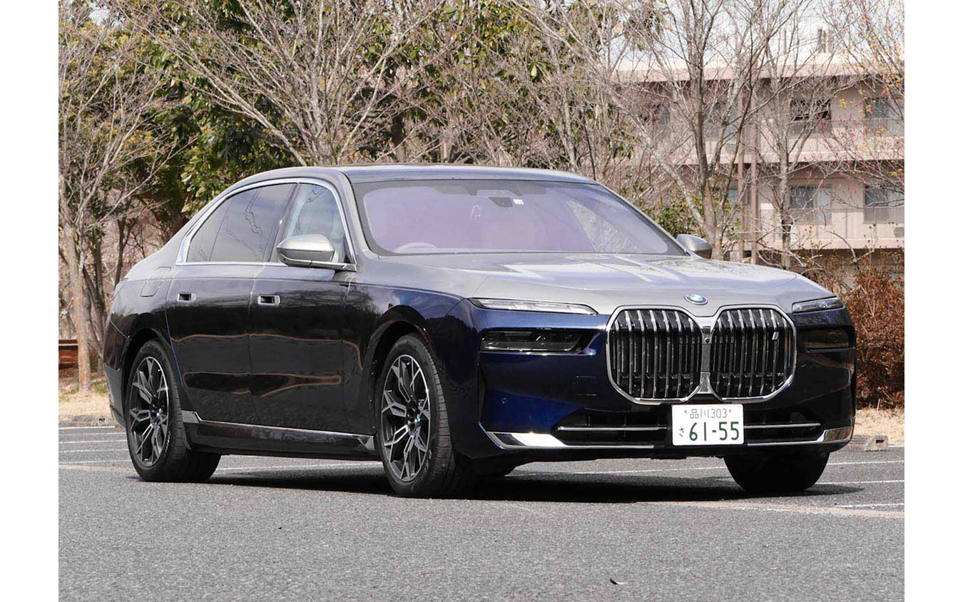 写真はBMW i7 xDrive60