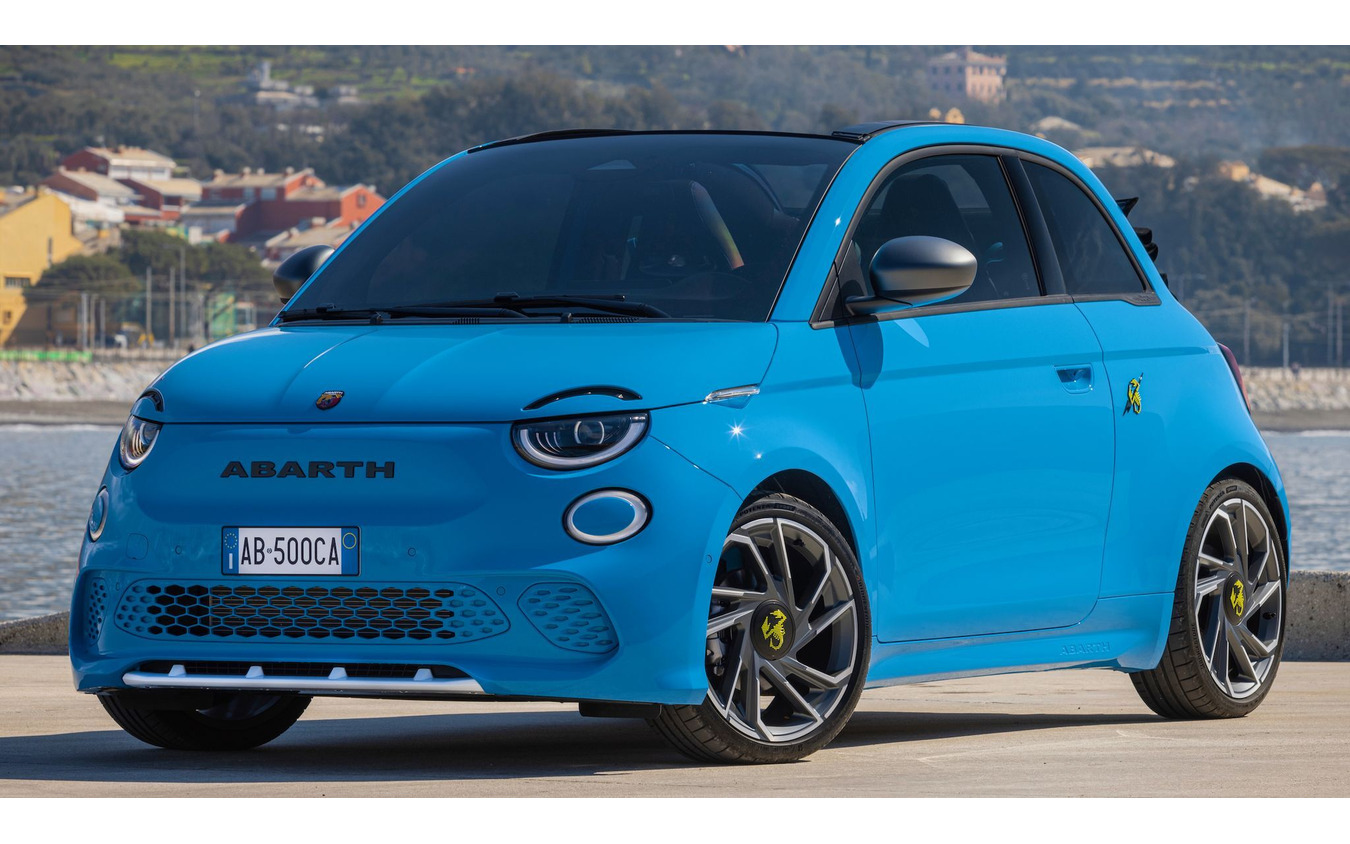アバルト 500e カブリオレ の「ツーリズモ」