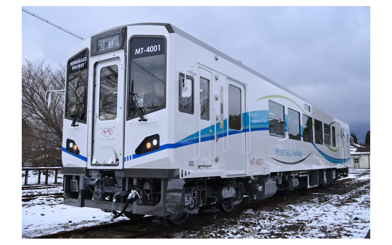 JR乗入れ列車に運用されるMT-4000形。2022年11月下旬に納車されており、MT-3010と同じく前面貫通式となっている。防護無線機や発煙筒など、事故による二次災害を未然に防ぐ装備も施されている。