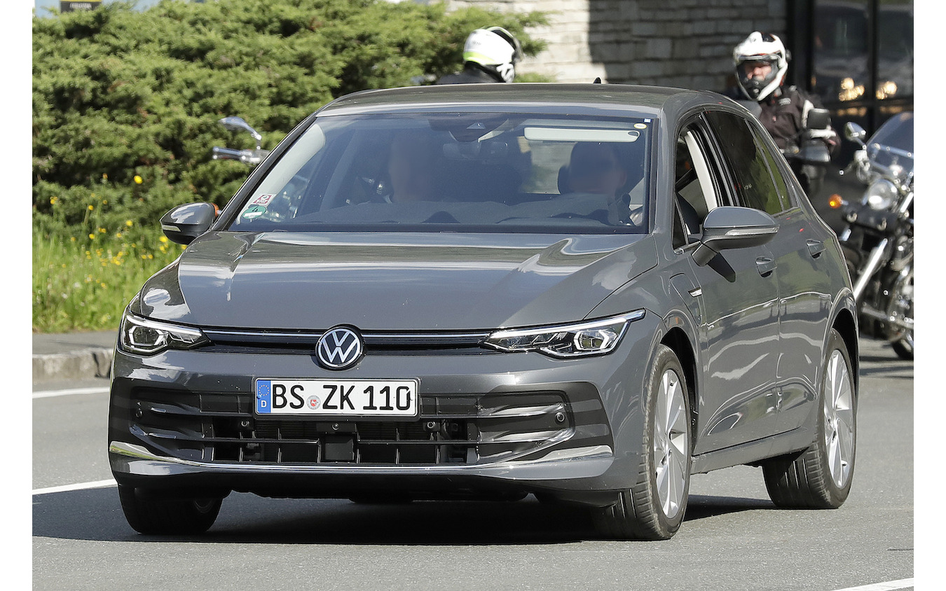 VW ゴルフ 改良新型プロトタイプ(スクープ写真)