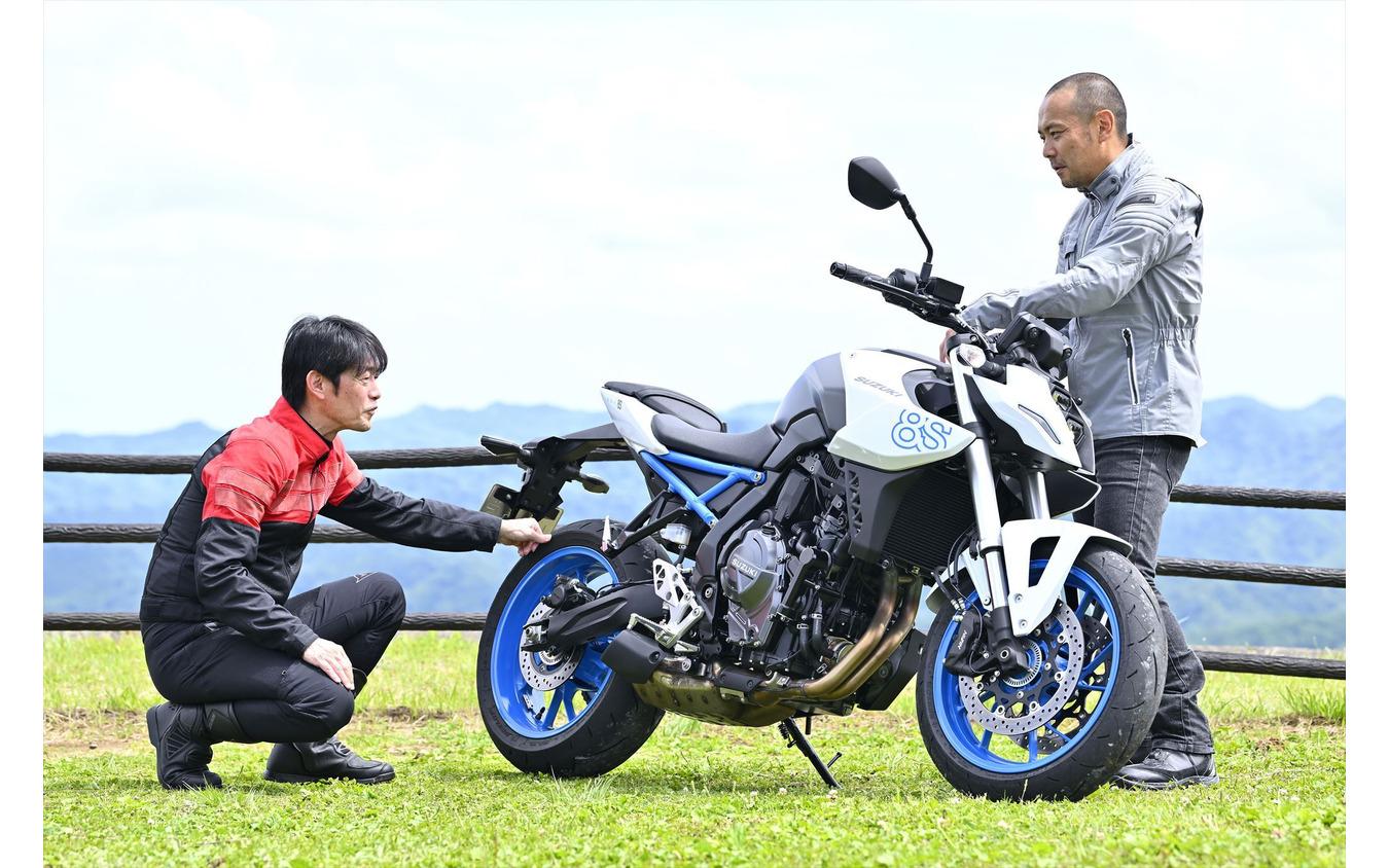 スズキ GSX-8Sと伊丹孝裕と小川勤