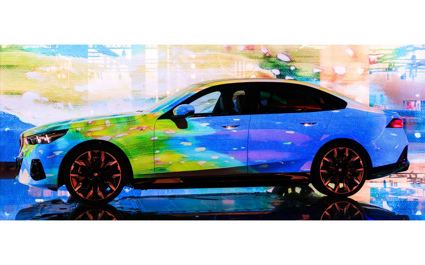 BMW i5 のアートカー(アートバーゼル2023)