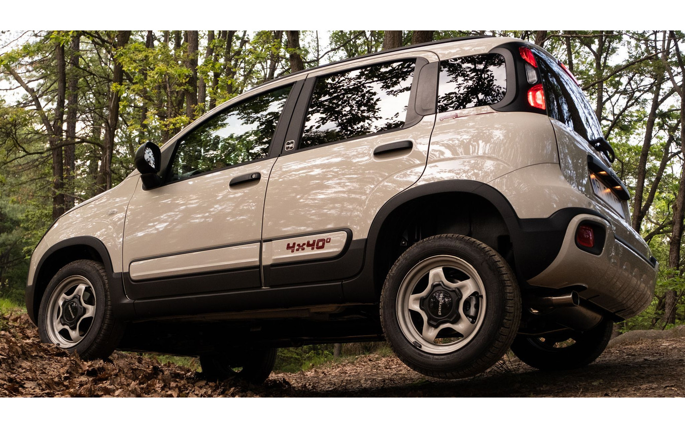 Fiat Panda 4x4 : vrai tout terrain en miniature  フィアット パンダ, フィアット, 車 パンダ