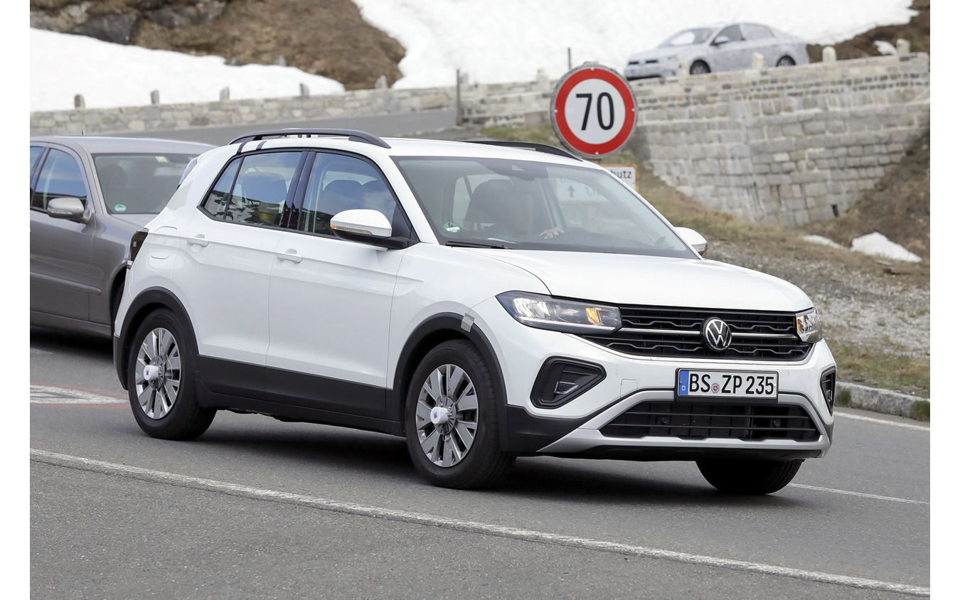 VW T-Cross 改良新型プロトタイプ(スクープ写真)