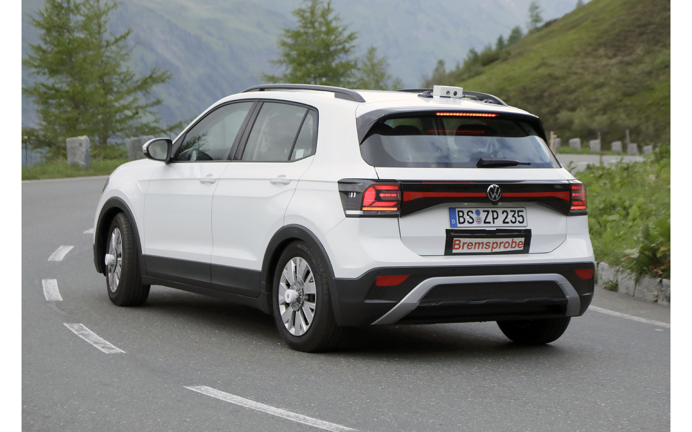 VW T-Cross 改良新型プロトタイプ(スクープ写真)