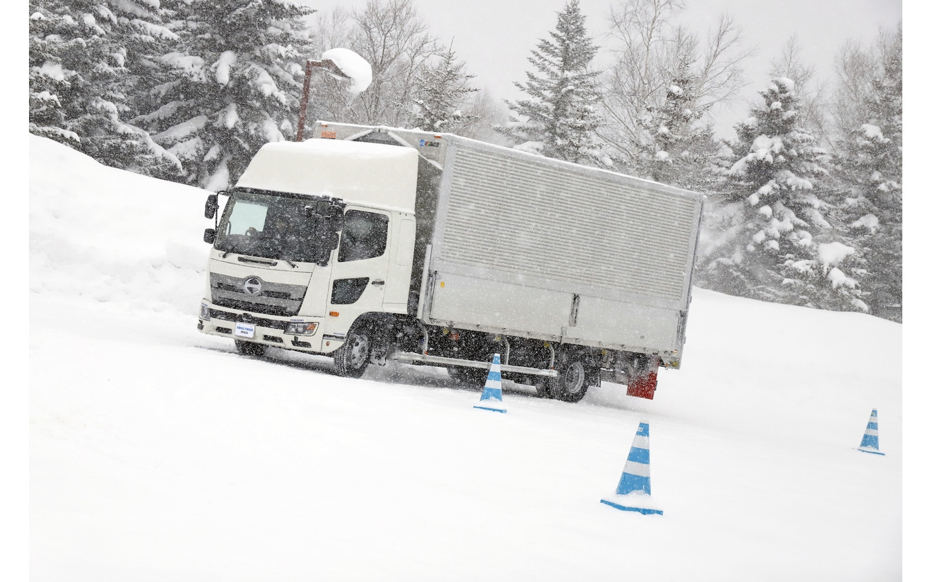 トーヨータイヤ「M939」試乗会