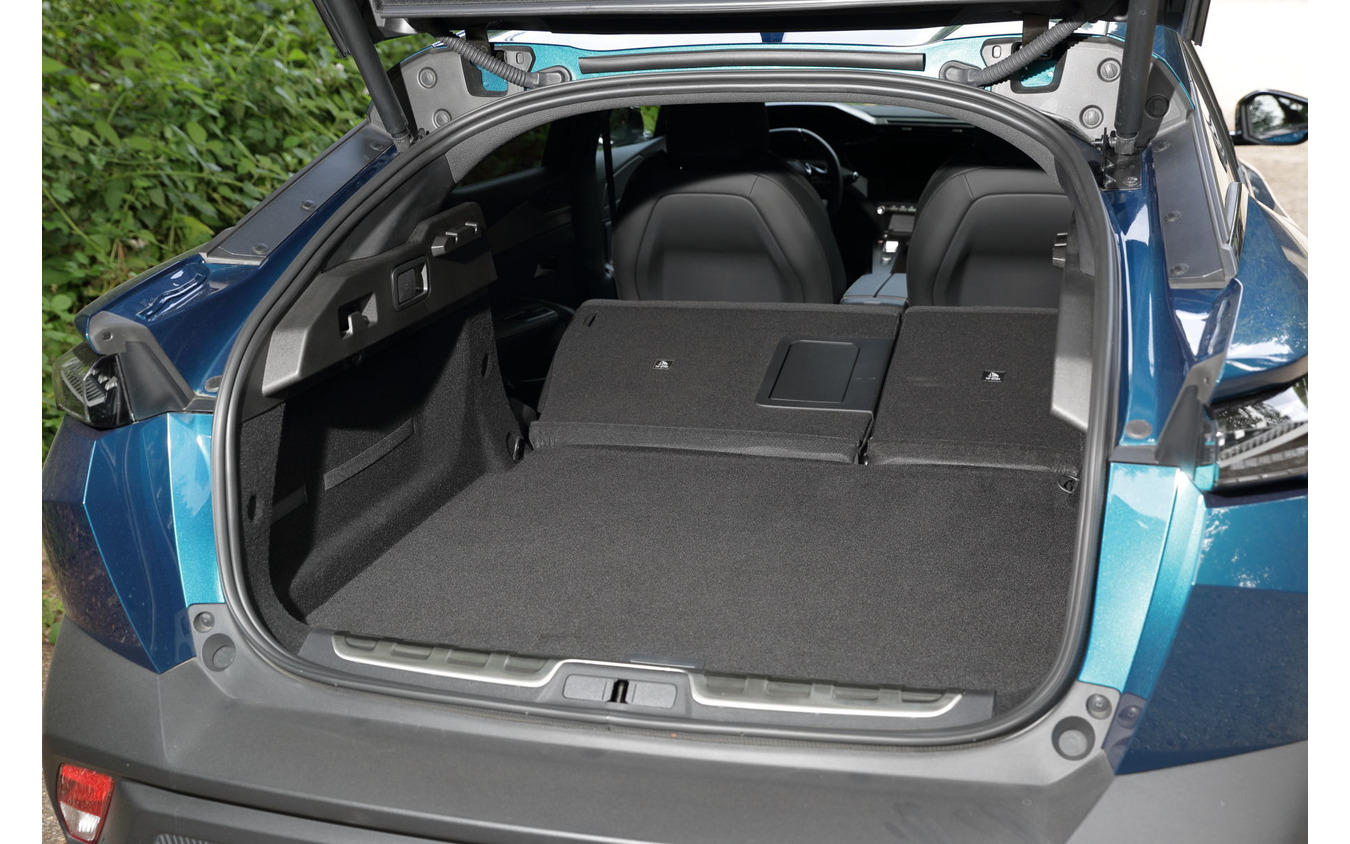プジョー 408 GT HYBRID(海外仕様)