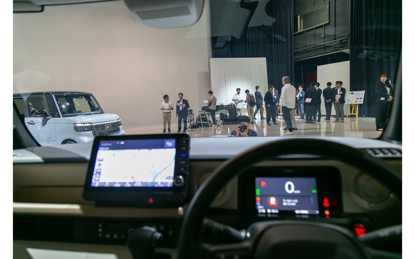 【ホンダ N-BOX 新型】ポイントは視覚効果…運転のしやすさと車内空間の快適性