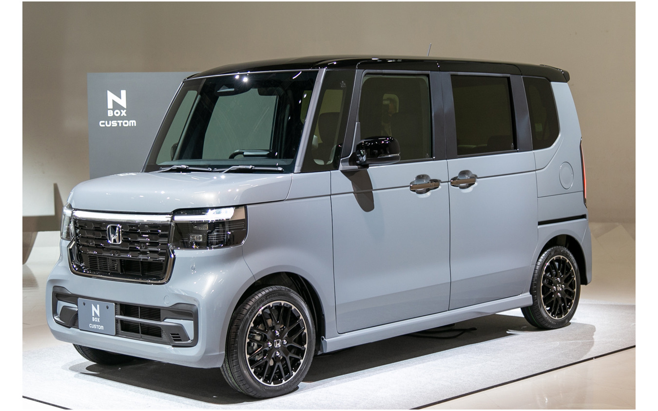 【ホンダ N-BOX 新型】『カスタム』は“自分を高めるモノ”---品格と質感を向上