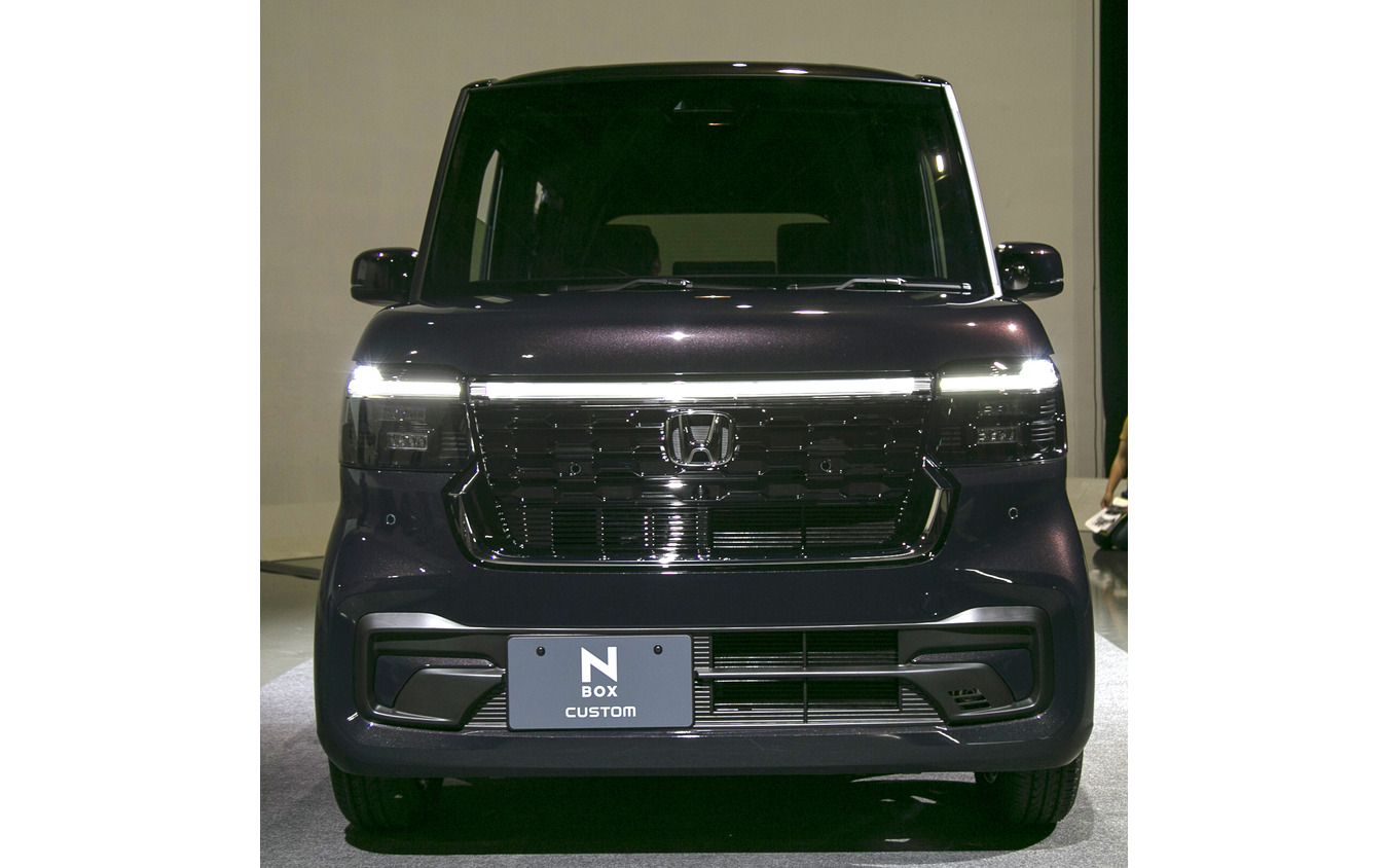 【ホンダ N-BOX 新型】『カスタム』は“自分を高めるモノ”---品格と質感を向上