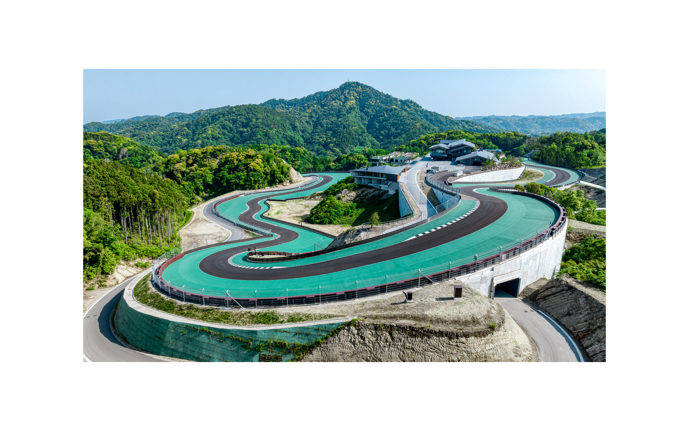 全⻑3.5kmのドライビングコース