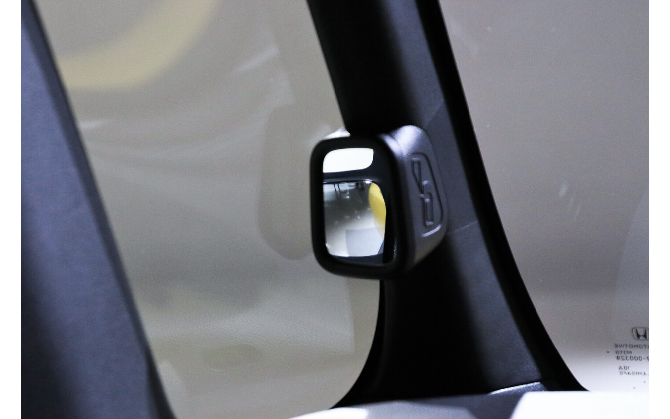 ホンダ N-BOX ピタ駐ミラーの前輪部分はAダッシュミラー付近で確認