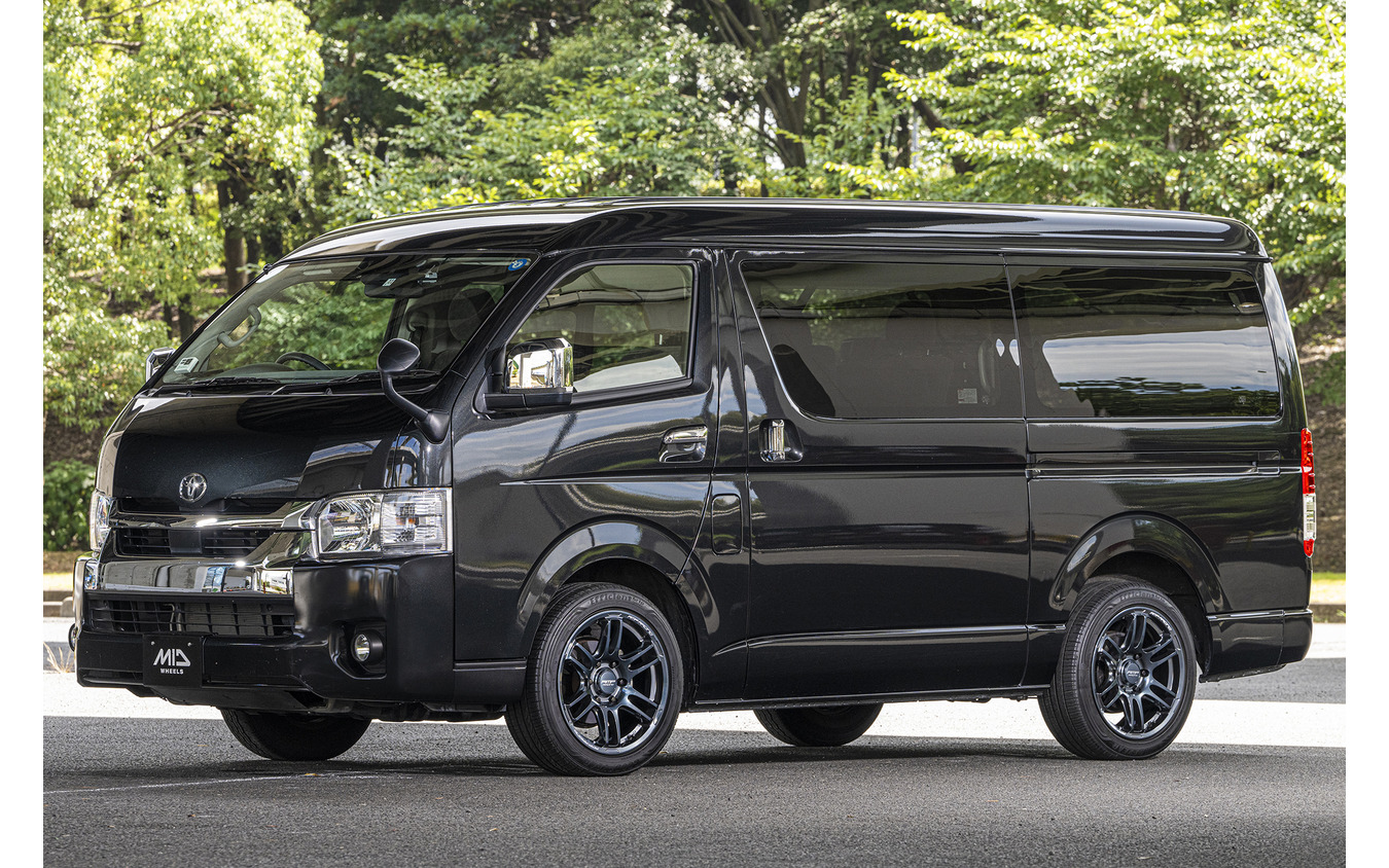 トヨタ ハイエース×MID RMPレーシング R26/18×8.0J IN38、タイヤサイズ:225/50R18
