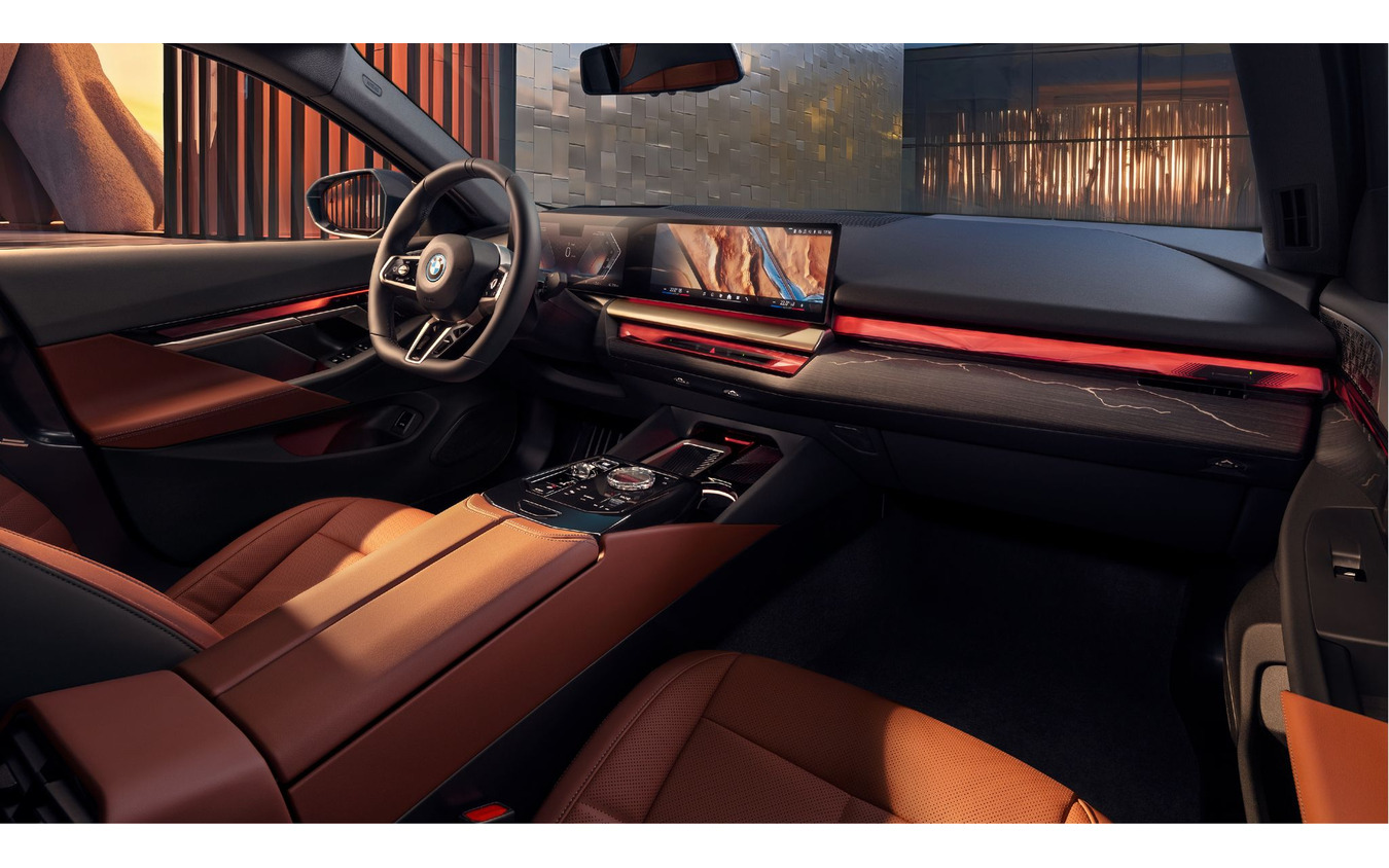 BMW i5 のロングホイールベース(中国仕様)