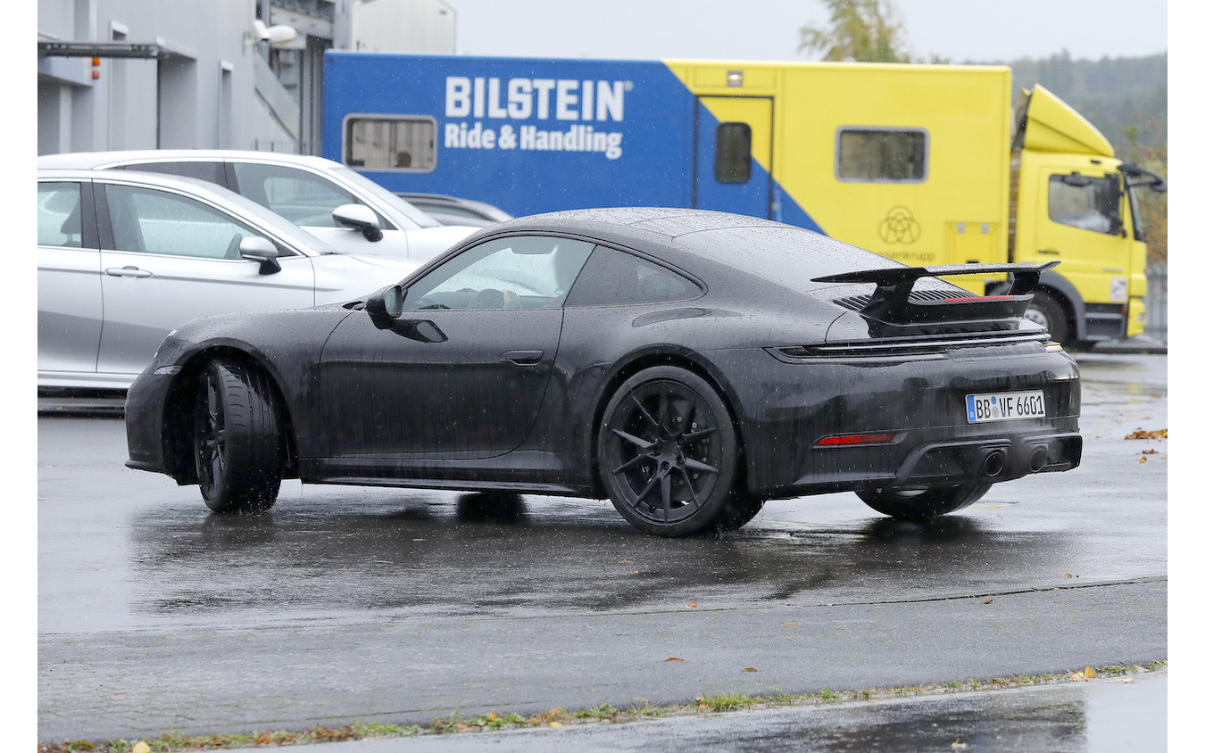 ポルシェ 911 GTS 改良新型プロトタイプ（スクープ写真）