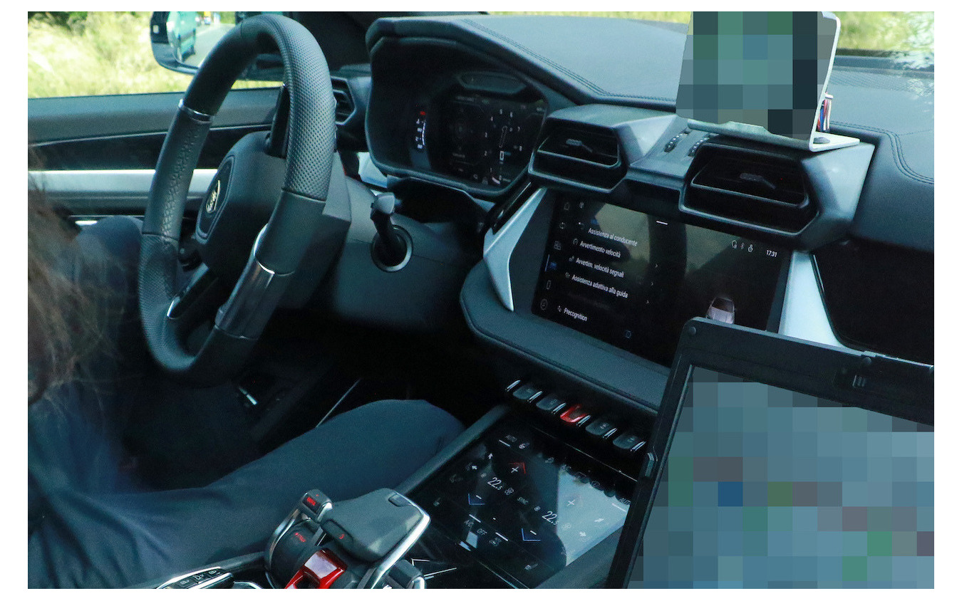 ランボルギーニ ウルスPHEV プロトタイプ(スクープ写真)