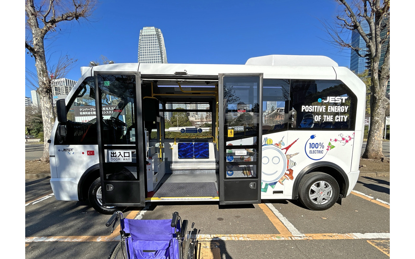 KARSANの小型ノンステップ電気バス「e-JEST」