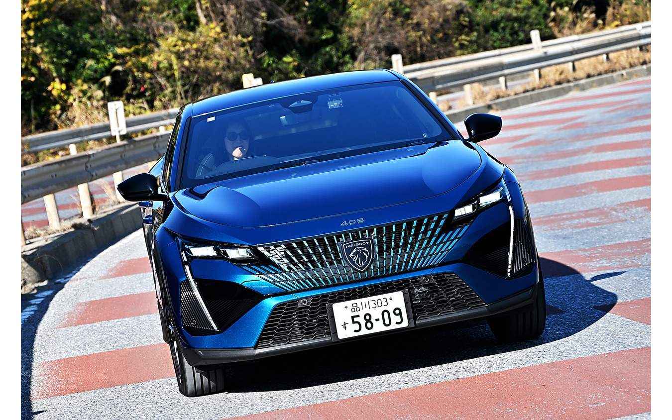 プジョー 408 PHEV