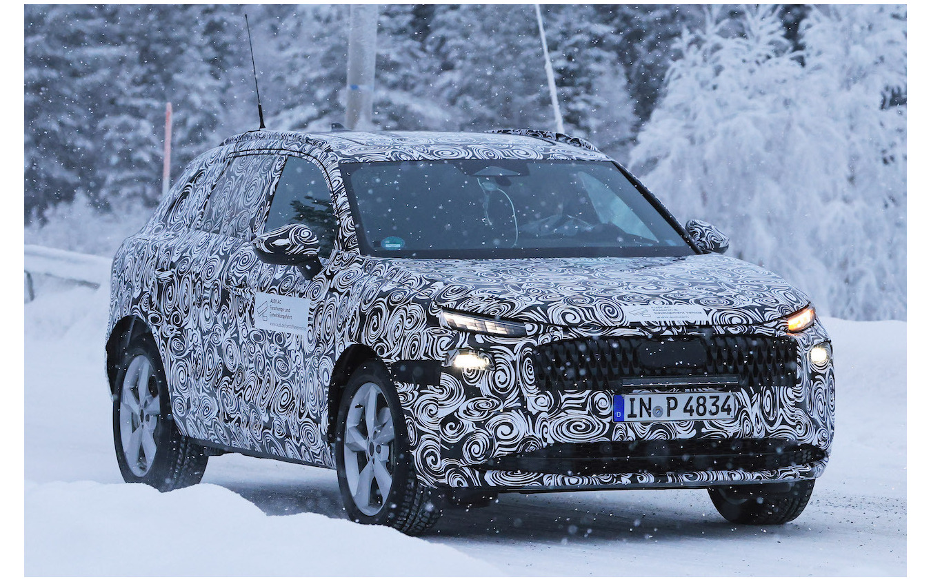 アウディ Q3 次期型プロトタイプ(スクープ写真)