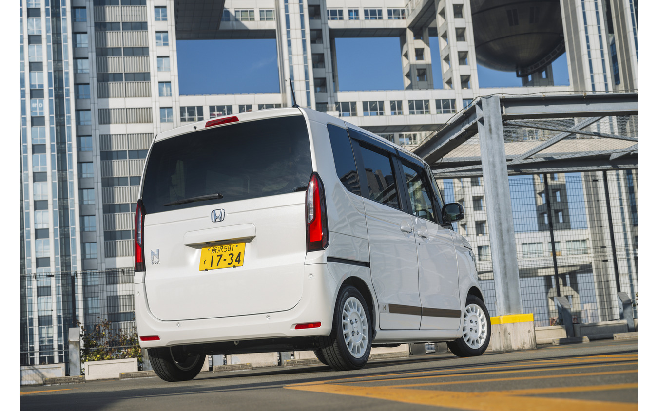 Honda新型N-BOX純正アクセサリー装着車