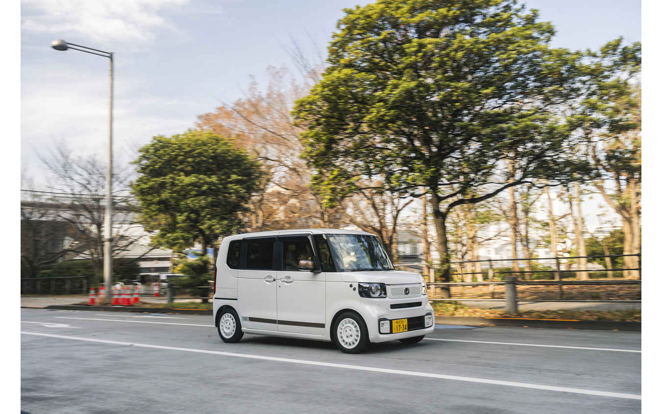 Honda新型N-BOX純正アクセサリー装着車