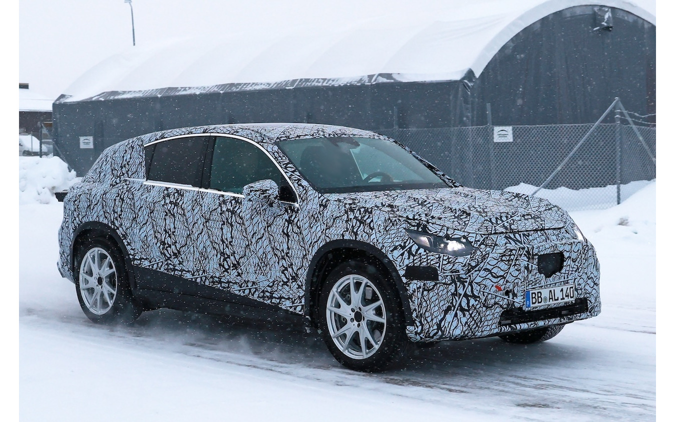 メルセデスベンツ EQC SUV プロトタイプ(スクープ写真)
