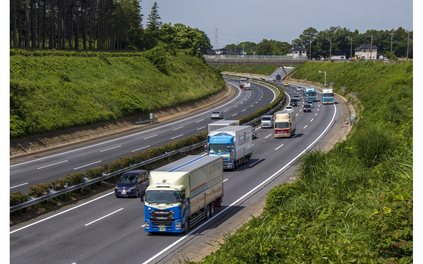 大型トラックの最高速度「時速90km」へ、引き上げの根拠と「物流2024年問題」（写真はイメージ）