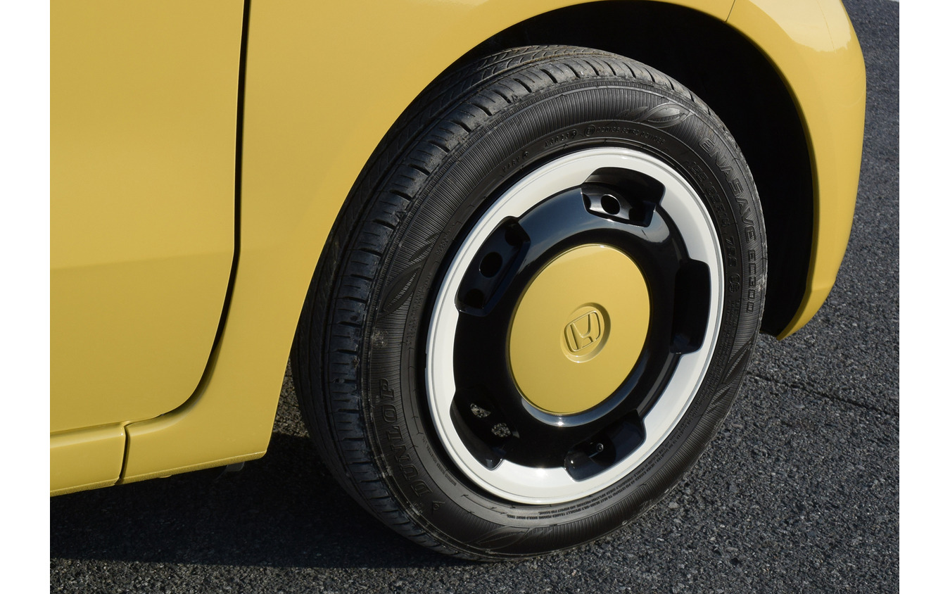 タイヤは155/65R14サイズのダンロップ「エナセーブEC300+」。