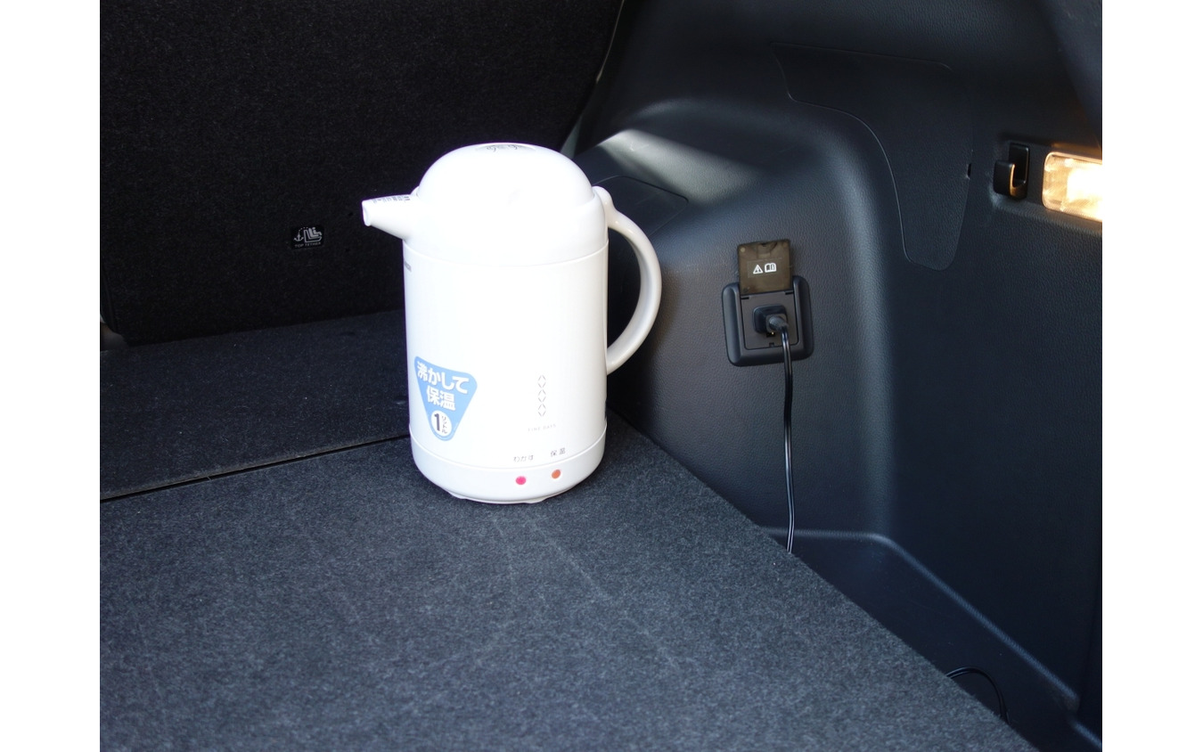 車で家電を使用中