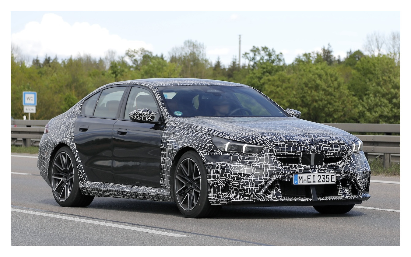 BMW M5 セダン 次期型プロトタイプ(スクープ写真)