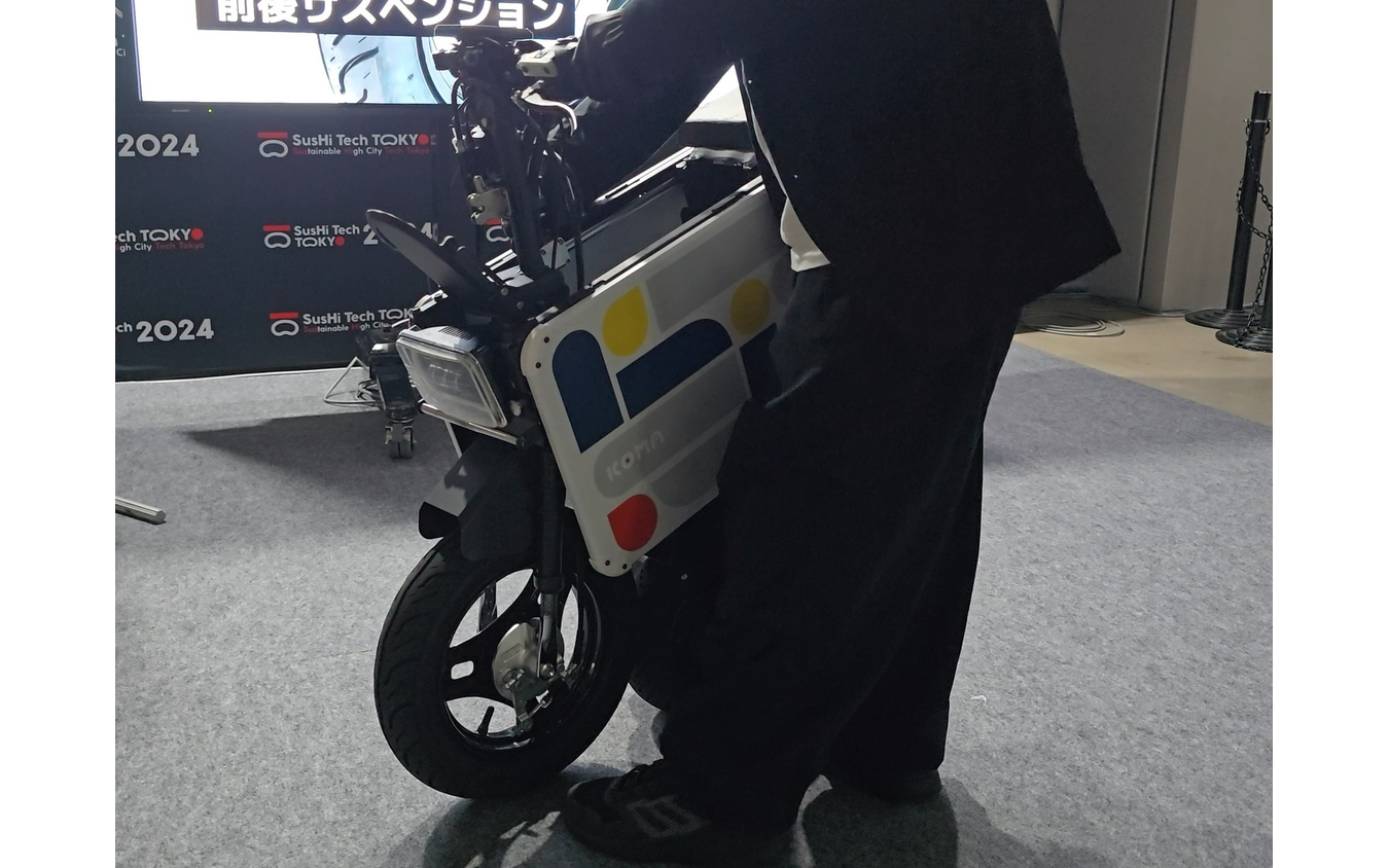 試作版のときより変型はスムーズだ