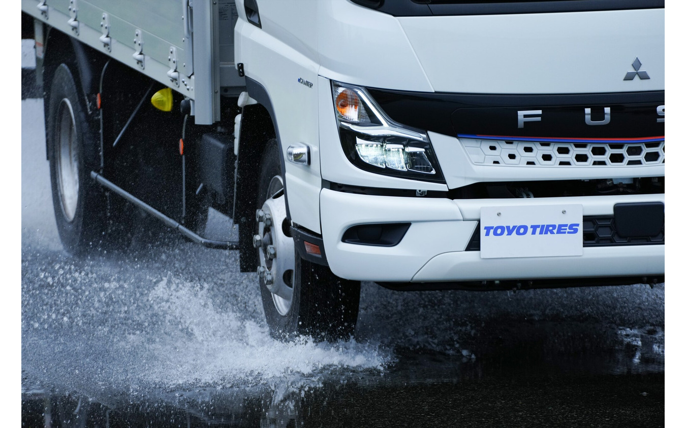 耐摩耗と低電費の両立、TOYO TIRE「ナノエナジーM151 EV」がEVトラックの新時代物流を支える | レスポンス（Response.jp）