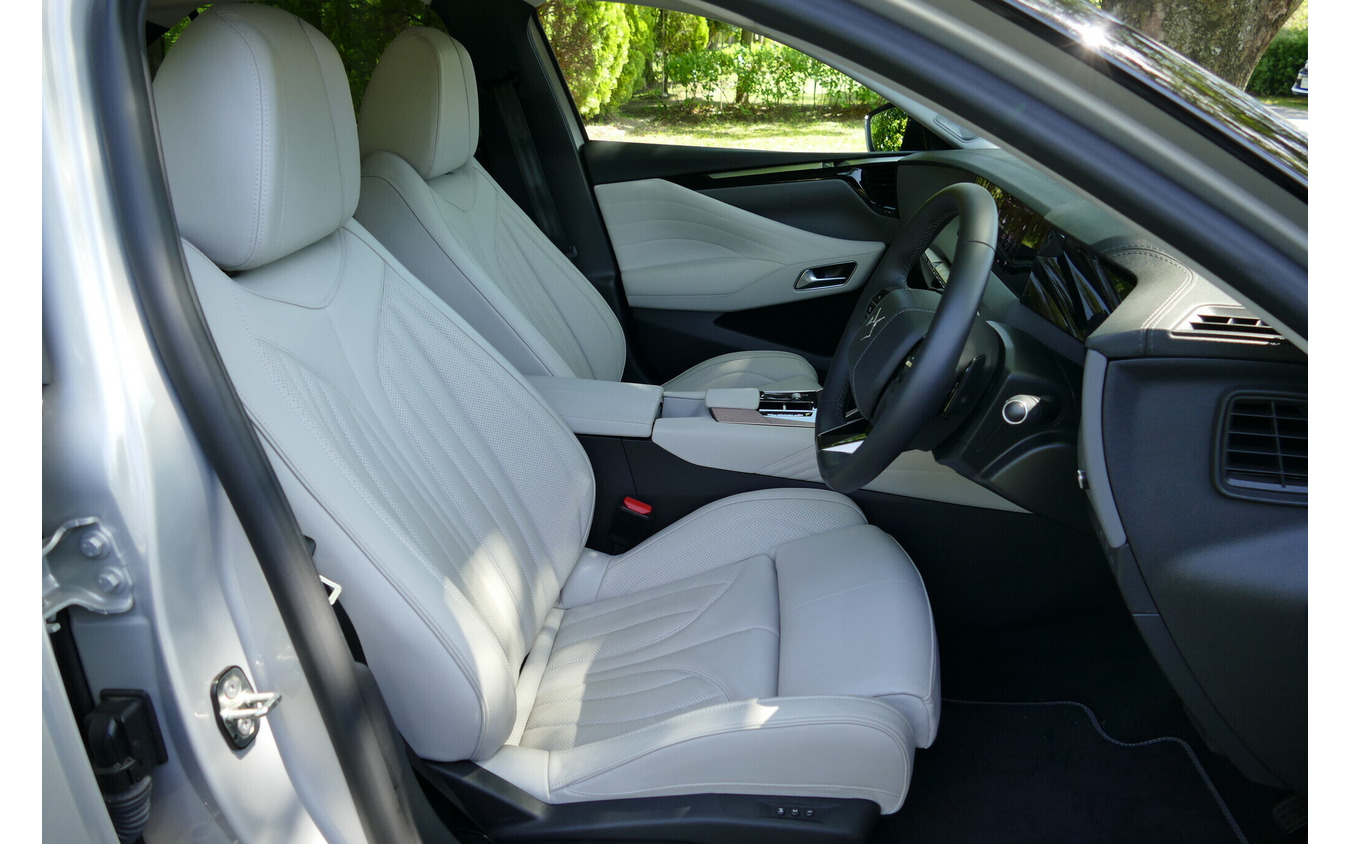 DS 4 ESPRIT DE VOYAGE E-TENSE