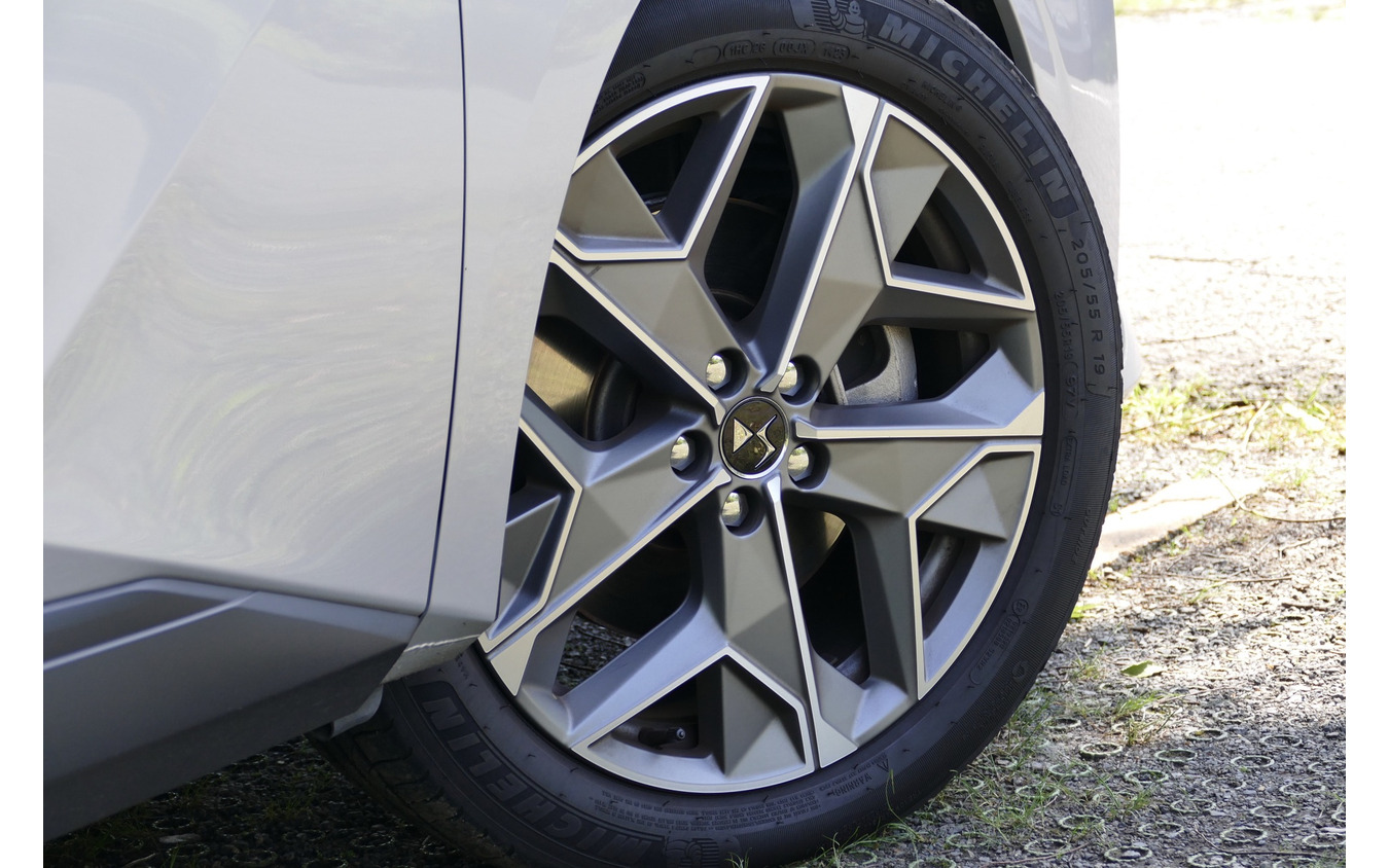 DS 4 ESPRIT DE VOYAGE E-TENSE